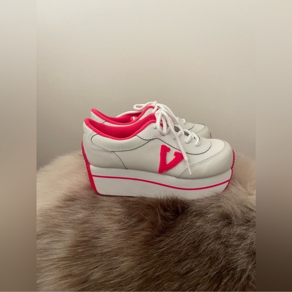 Stylish White and Pink Platform Sneakers - Picture 1 of 7